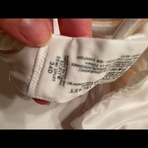 Victoria’s Secret Biofit Demi Uplift Bra - Picture 4 of 4